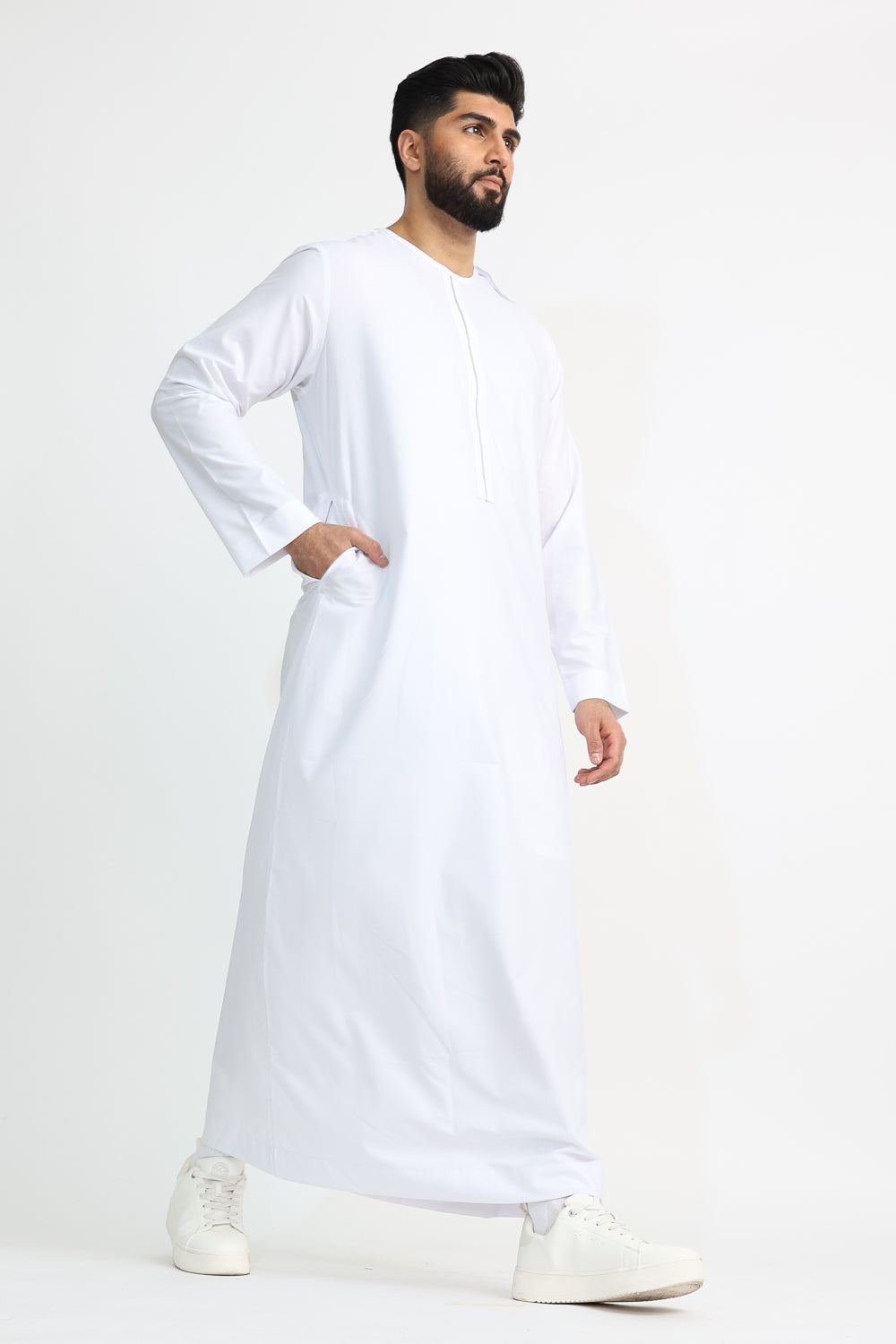 J106 White Omani
