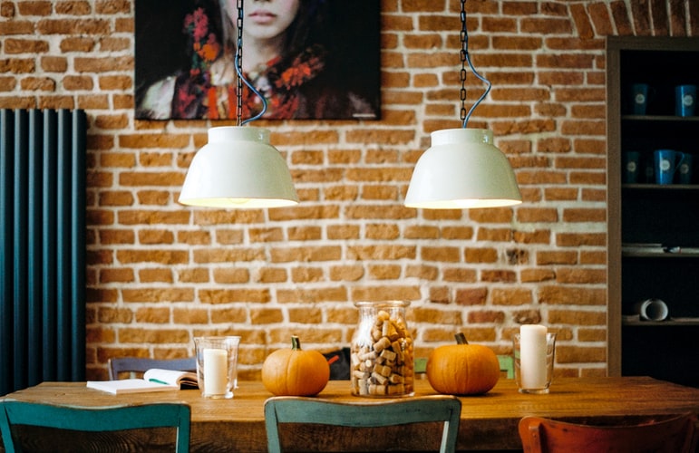 How to Use Candles in Your Home Decor Scheme