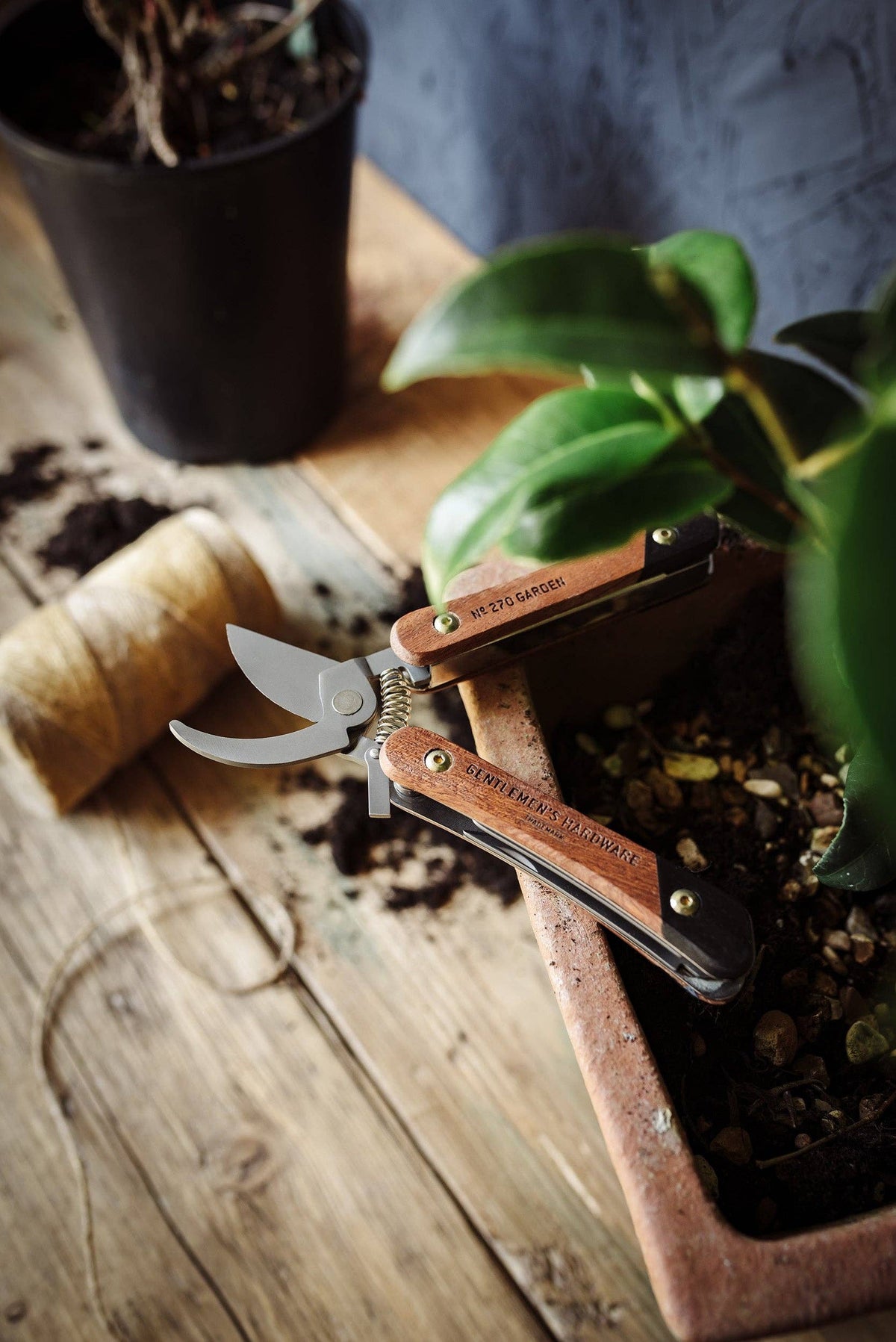 Gentlemen's Hardware 6-in-1 Garden Multi-Tool