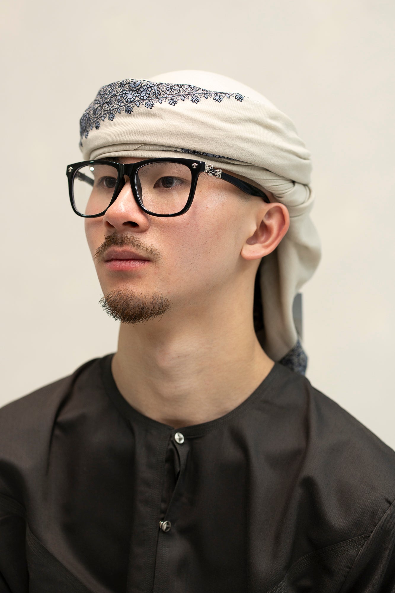 Ivory Bone & Dark Taupe Yemeni Shemagh