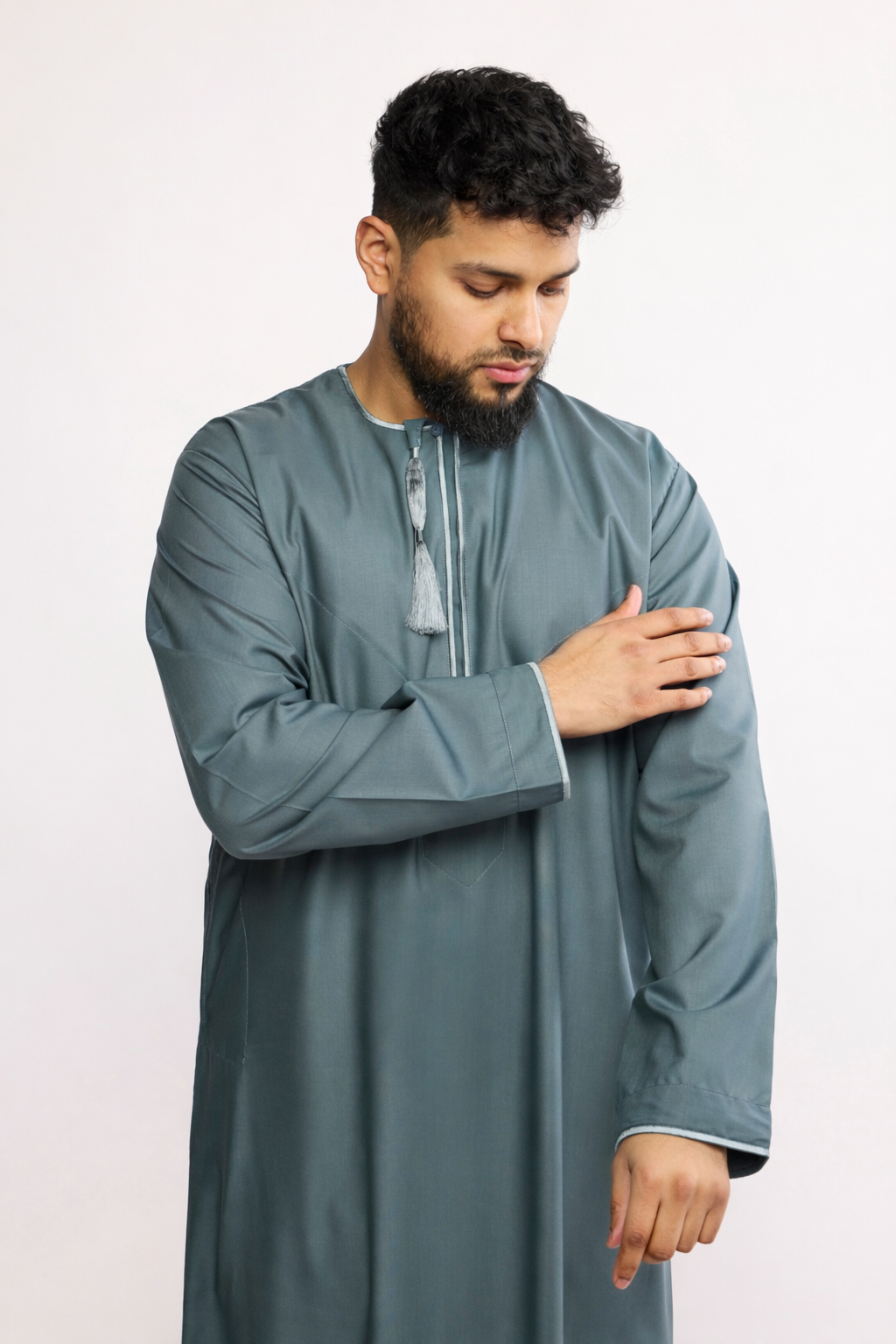 J2513 Pale Sky Habeel Thobe