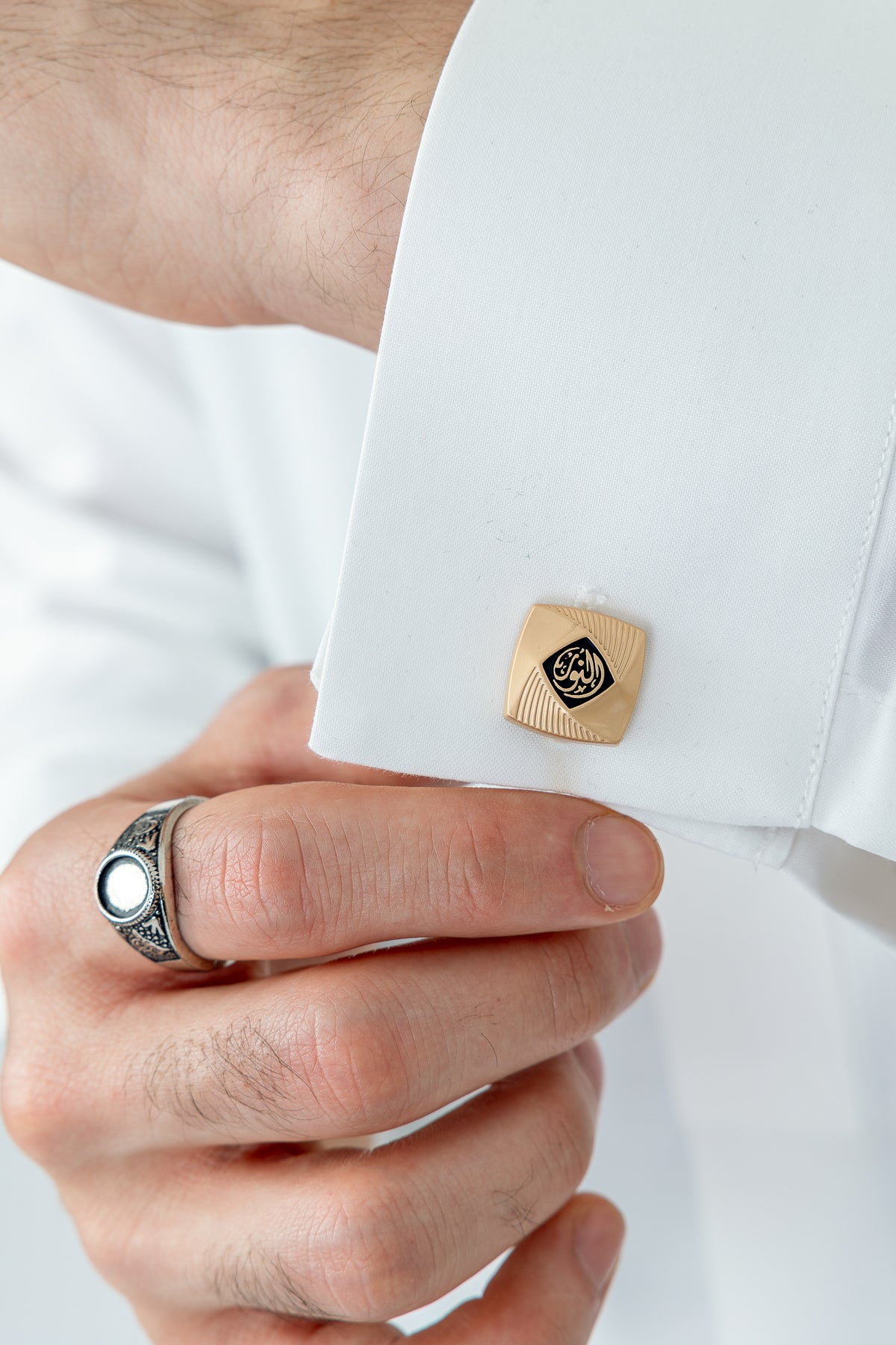 Off White Qatari Cuff Link Thobe