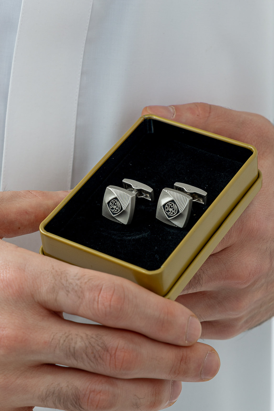 White Qatari Cuff Link Thobe