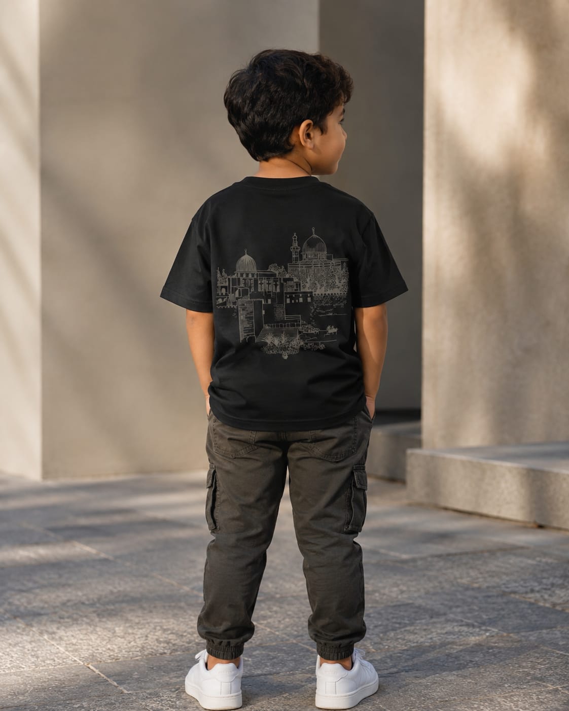 STAND BLACK SKETCH T-SHIRT