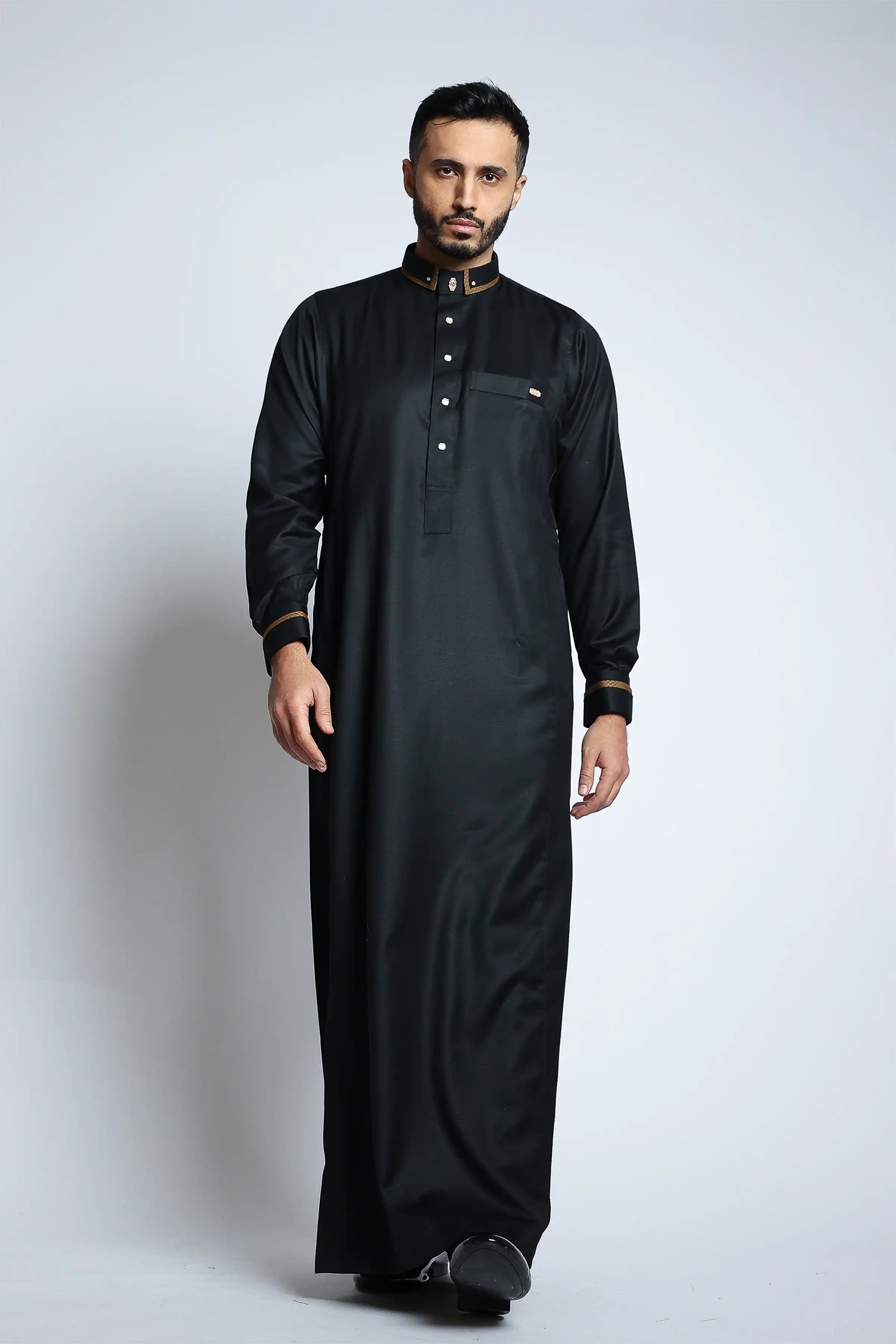 J137 Black/Gold Shirt Collar Thobe