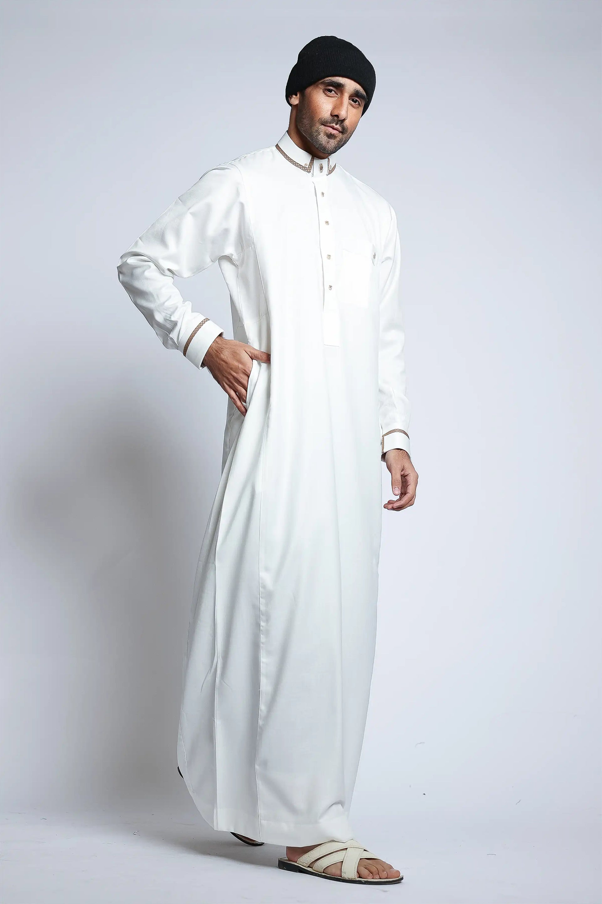 J137 Cream/Gold Shirt Collar Thobe