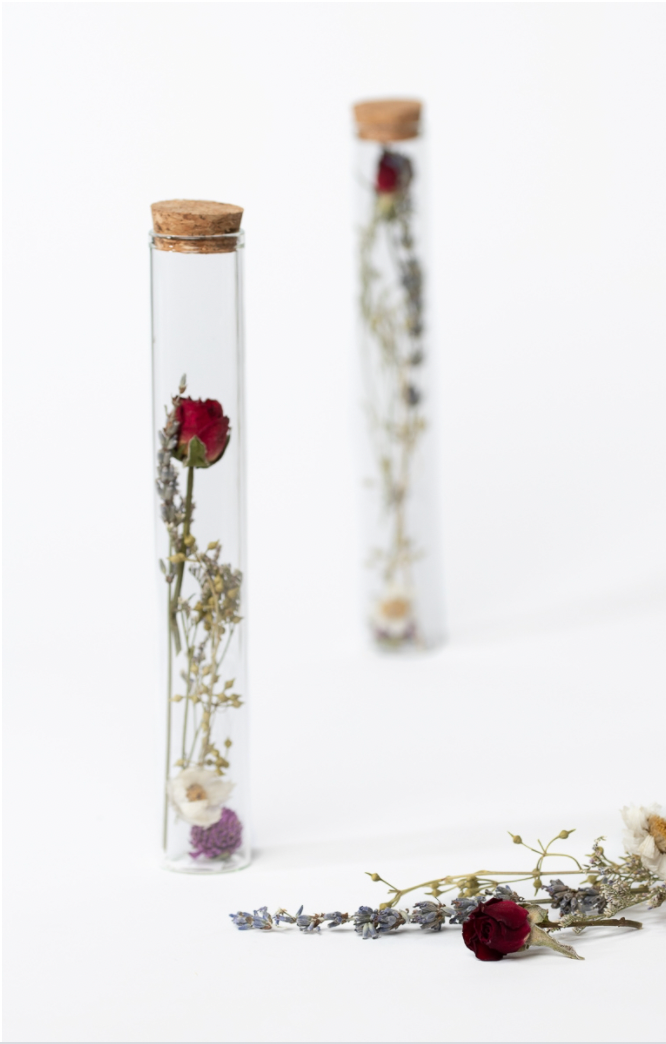 GLASS VIAL WITH CORK ROSE