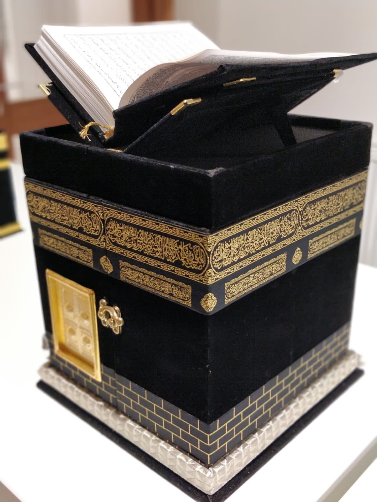 Holy Quran Kaba Velvet Islamic Art - jubbas.com